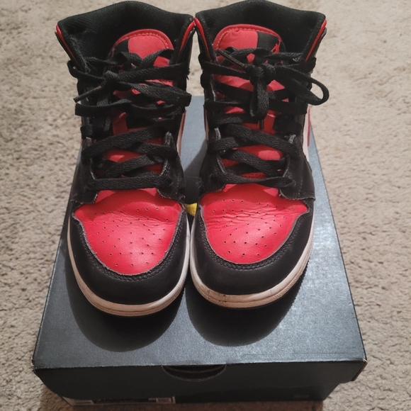 Air Jordan 1 Mid (GS) - Picture 4 of 6